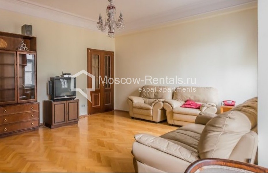 Photo #3 3-room (2 BR) apartment for <a href="http://moscow-rentals.ru/en/articles/long-term-rent" target="_blank">a long-term</a> rent
 in Russia, Moscow, Blagoveshenskyi lane, 5