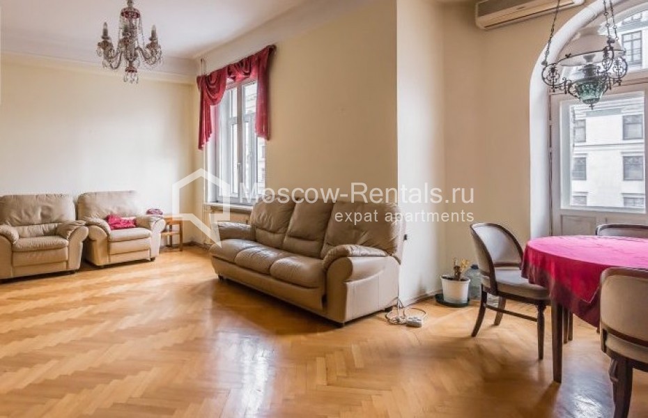 Photo #2 3-room (2 BR) apartment for <a href="http://moscow-rentals.ru/en/articles/long-term-rent" target="_blank">a long-term</a> rent
 in Russia, Moscow, Blagoveshenskyi lane, 5