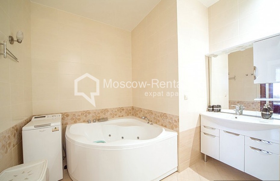 Photo #16 4-room (3 BR) apartment for <a href="http://moscow-rentals.ru/en/articles/long-term-rent" target="_blank">a long-term</a> rent
 in Russia, Moscow, Shabolovka str, 23