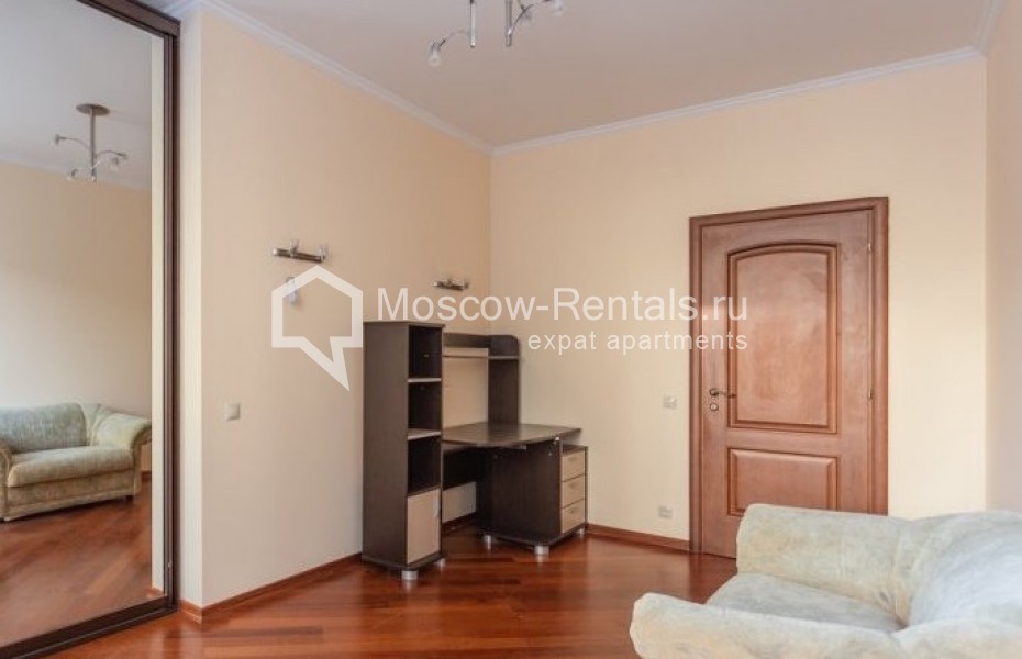 Photo #13 4-room (3 BR) apartment for <a href="http://moscow-rentals.ru/en/articles/long-term-rent" target="_blank">a long-term</a> rent
 in Russia, Moscow, Shabolovka str, 23