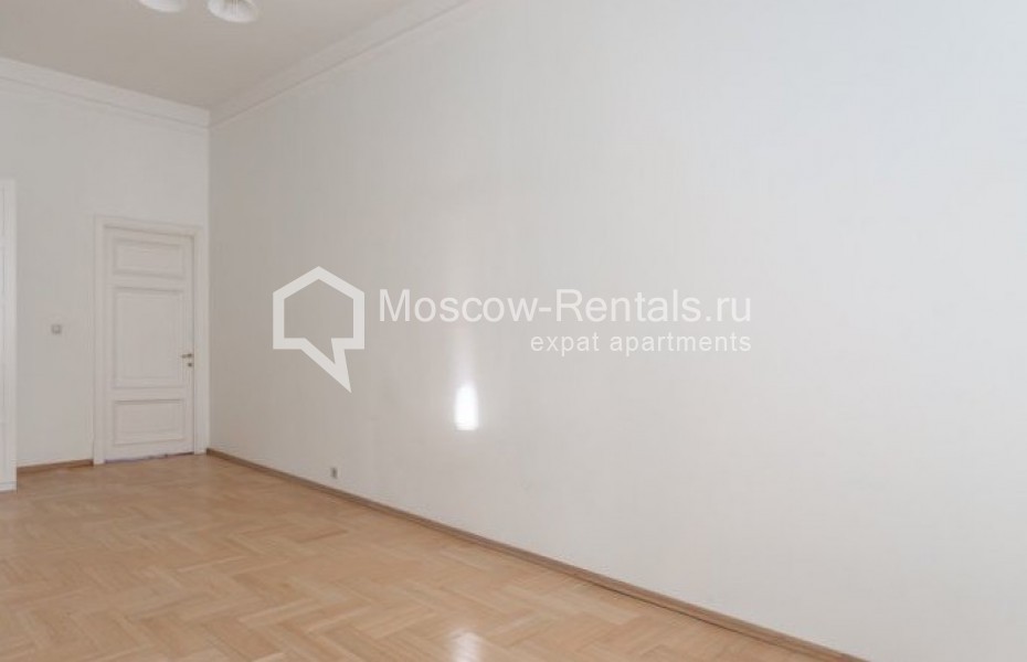 Photo #16 4-room (3 BR) apartment for <a href="http://moscow-rentals.ru/en/articles/long-term-rent" target="_blank">a long-term</a> rent
 in Russia, Moscow, Sretensky blv, 6/1С2