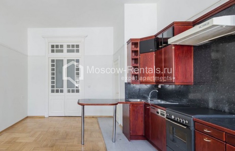 Photo #7 4-room (3 BR) apartment for <a href="http://moscow-rentals.ru/en/articles/long-term-rent" target="_blank">a long-term</a> rent
 in Russia, Moscow, Sretensky blv, 6/1С2