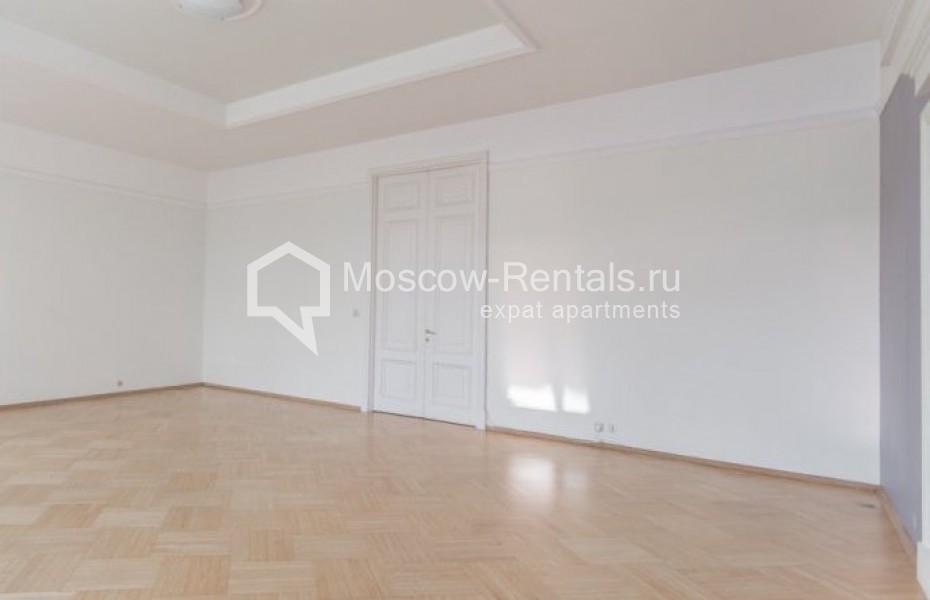 Photo #6 4-room (3 BR) apartment for <a href="http://moscow-rentals.ru/en/articles/long-term-rent" target="_blank">a long-term</a> rent
 in Russia, Moscow, Sretensky blv, 6/1С2