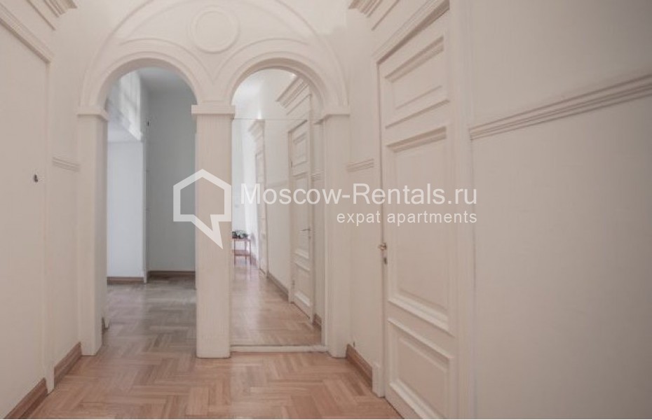 Photo #3 4-room (3 BR) apartment for <a href="http://moscow-rentals.ru/en/articles/long-term-rent" target="_blank">a long-term</a> rent
 in Russia, Moscow, Sretensky blv, 6/1С2