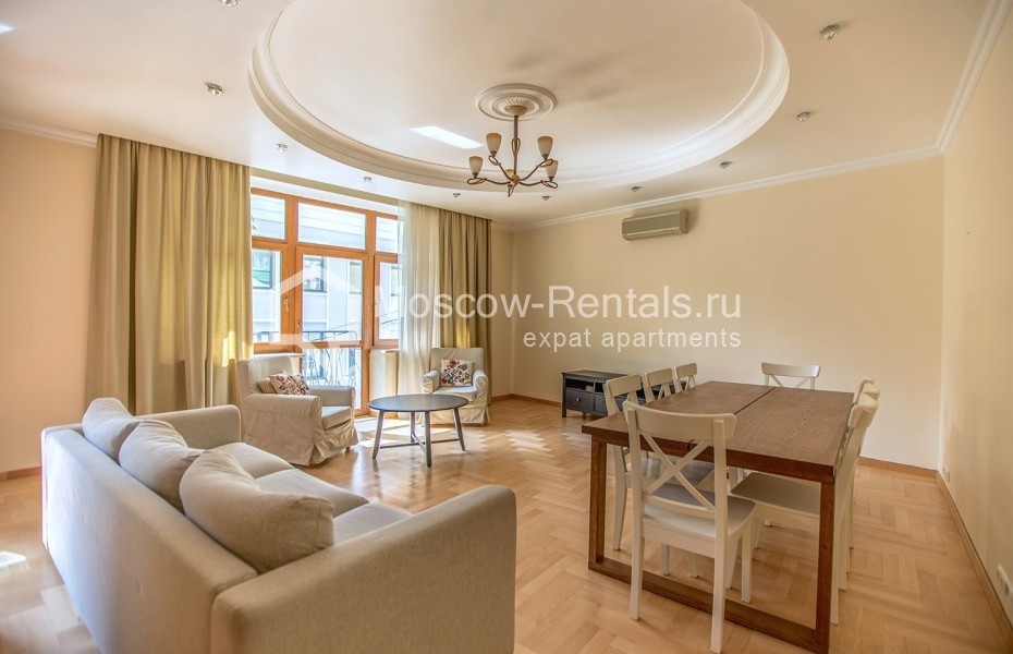 Photo #2 4-room (3 BR) apartment for <a href="http://moscow-rentals.ru/en/articles/long-term-rent" target="_blank">a long-term</a> rent
 in Russia, Moscow, Bolshoi Golovin lane, 2