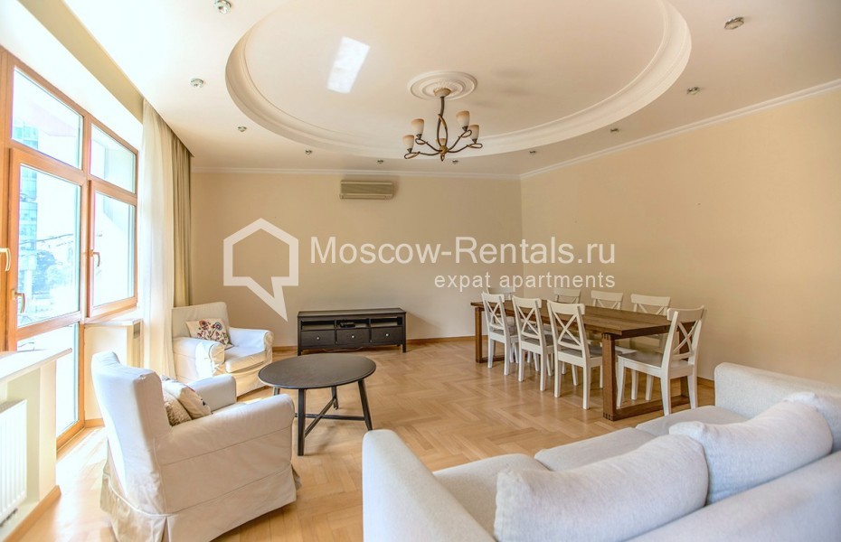 Photo #3 4-room (3 BR) apartment for <a href="http://moscow-rentals.ru/en/articles/long-term-rent" target="_blank">a long-term</a> rent
 in Russia, Moscow, Bolshoi Golovin lane, 2