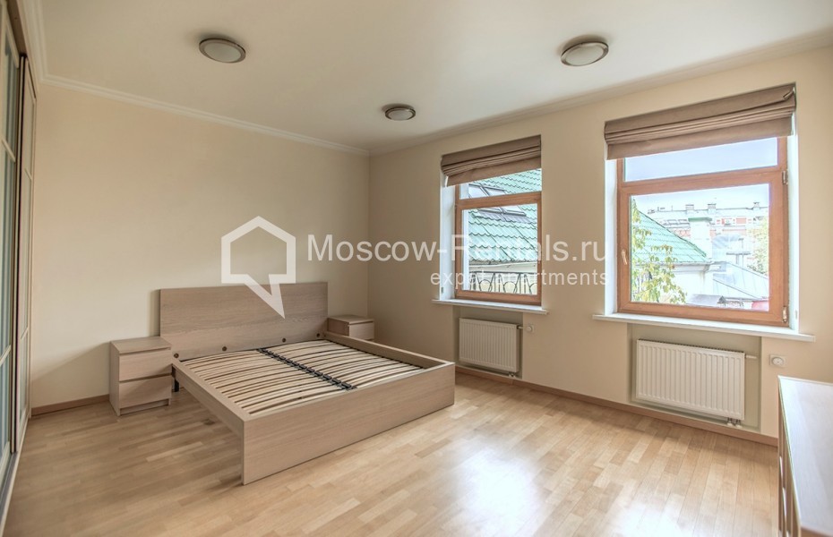 Photo #9 4-room (3 BR) apartment for <a href="http://moscow-rentals.ru/en/articles/long-term-rent" target="_blank">a long-term</a> rent
 in Russia, Moscow, Bolshoi Golovin lane, 2