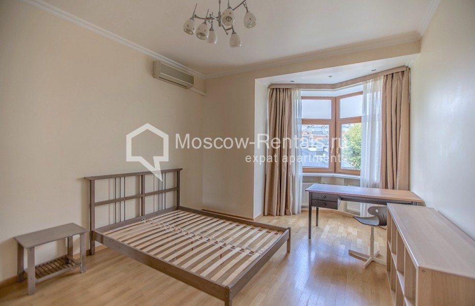 Photo #12 4-room (3 BR) apartment for <a href="http://moscow-rentals.ru/en/articles/long-term-rent" target="_blank">a long-term</a> rent
 in Russia, Moscow, Bolshoi Golovin lane, 2