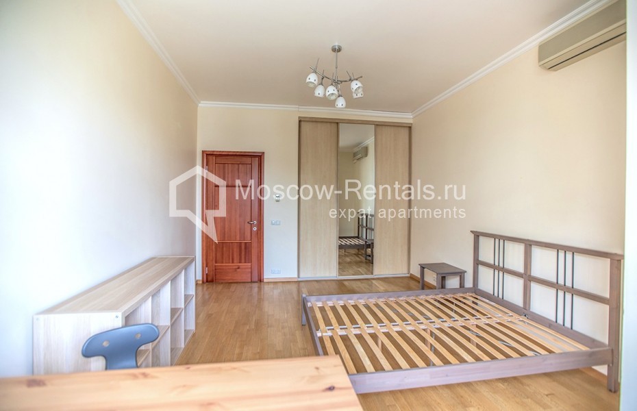 Photo #13 4-room (3 BR) apartment for <a href="http://moscow-rentals.ru/en/articles/long-term-rent" target="_blank">a long-term</a> rent
 in Russia, Moscow, Bolshoi Golovin lane, 2