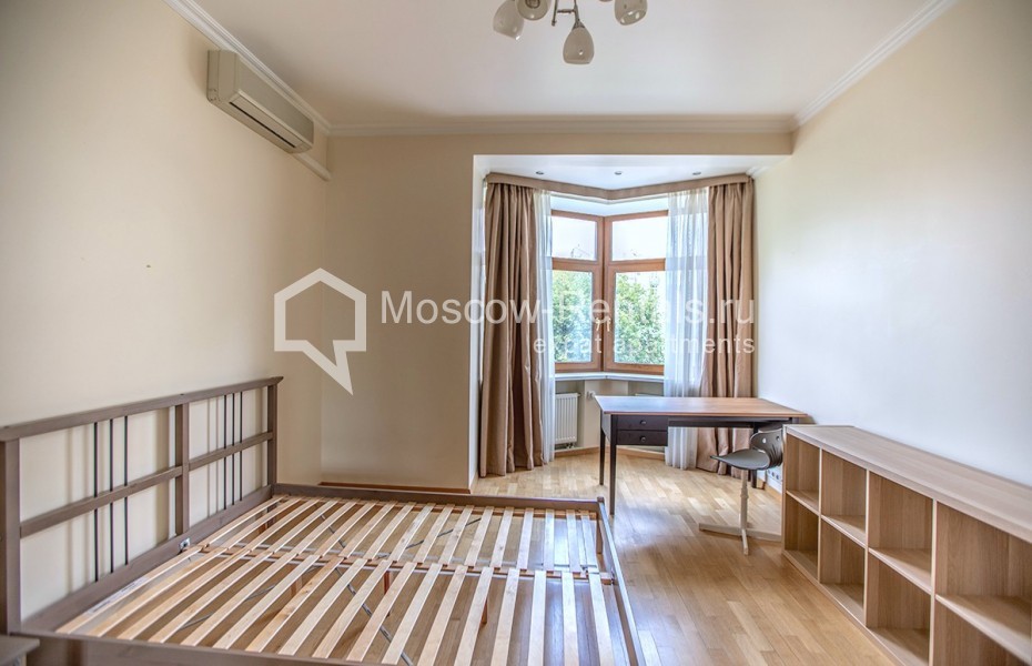 Photo #14 4-room (3 BR) apartment for <a href="http://moscow-rentals.ru/en/articles/long-term-rent" target="_blank">a long-term</a> rent
 in Russia, Moscow, Bolshoi Golovin lane, 2
