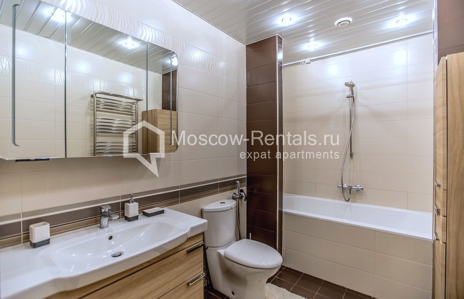 Photo #21 4-room (3 BR) apartment for <a href="http://moscow-rentals.ru/en/articles/long-term-rent" target="_blank">a long-term</a> rent
 in Russia, Moscow, Bolshoi Golovin lane, 2
