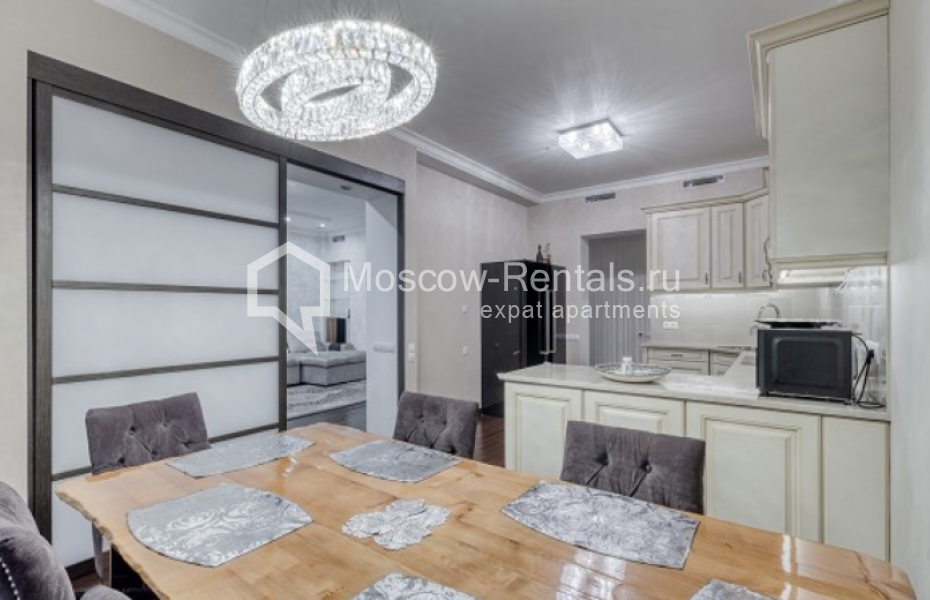 Photo #1 4-room (3 BR) apartment for <a href="http://moscow-rentals.ru/en/articles/long-term-rent" target="_blank">a long-term</a> rent
 in Russia, Moscow, Mosfilmovskaya str, 70к3