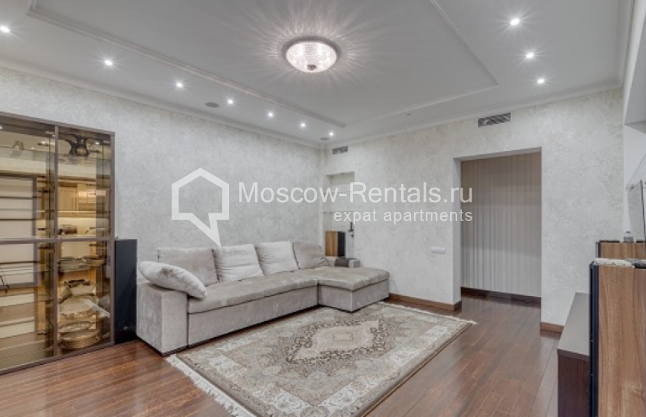 Photo #4 4-room (3 BR) apartment for <a href="http://moscow-rentals.ru/en/articles/long-term-rent" target="_blank">a long-term</a> rent
 in Russia, Moscow, Mosfilmovskaya str, 70к3