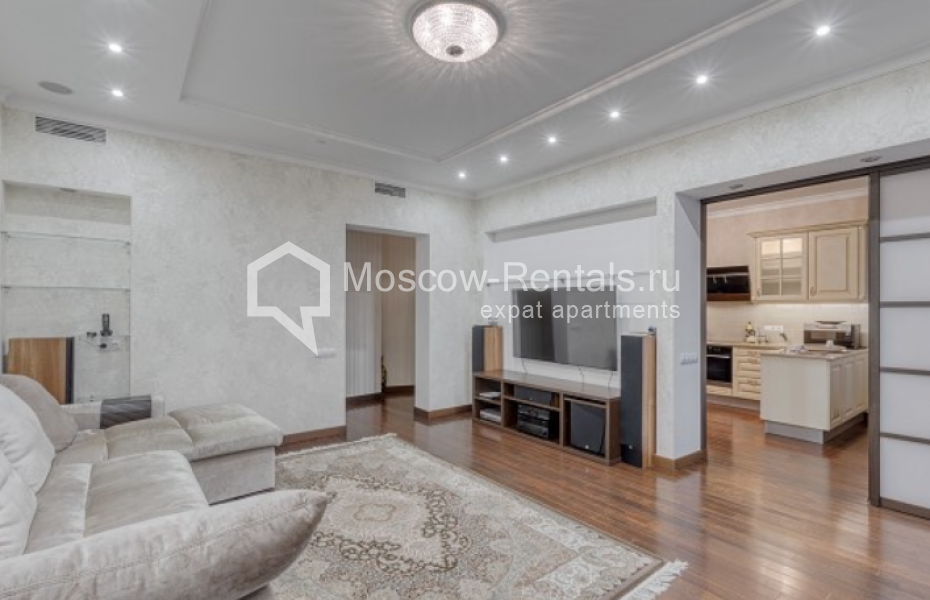 Photo #5 4-room (3 BR) apartment for <a href="http://moscow-rentals.ru/en/articles/long-term-rent" target="_blank">a long-term</a> rent
 in Russia, Moscow, Mosfilmovskaya str, 70к3