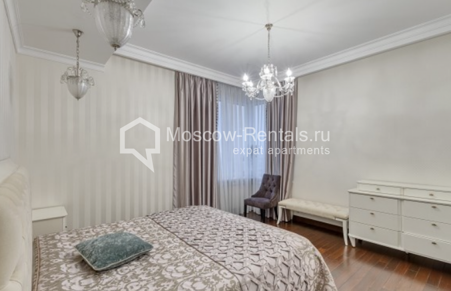 Photo #8 4-room (3 BR) apartment for <a href="http://moscow-rentals.ru/en/articles/long-term-rent" target="_blank">a long-term</a> rent
 in Russia, Moscow, Mosfilmovskaya str, 70к3