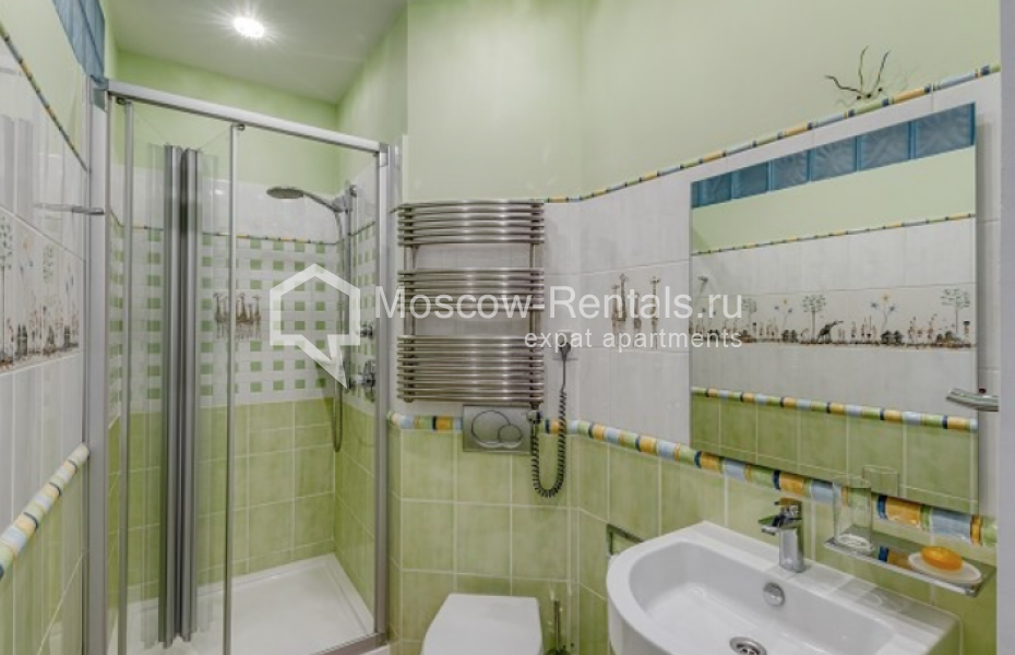 Photo #11 4-room (3 BR) apartment for <a href="http://moscow-rentals.ru/en/articles/long-term-rent" target="_blank">a long-term</a> rent
 in Russia, Moscow, Mosfilmovskaya str, 70к3