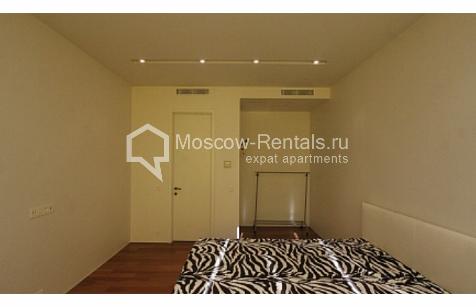 Photo #11 4-room (3 BR) apartment for <a href="http://moscow-rentals.ru/en/articles/long-term-rent" target="_blank">a long-term</a> rent
 in Russia, Moscow, Vernadskogo prosp, 94к5
