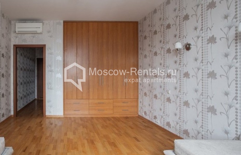 Photo #14 5-room (4 BR) apartment for <a href="http://moscow-rentals.ru/en/articles/long-term-rent" target="_blank">a long-term</a> rent
 in Russia, Moscow, Leninskyi prosp, 114