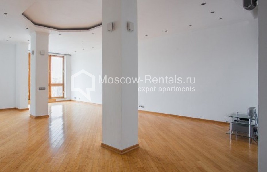 Photo #2 4-room (3 BR) apartment for <a href="http://moscow-rentals.ru/en/articles/long-term-rent" target="_blank">a long-term</a> rent
 in Russia, Moscow, Strastnoi blv., 10к1