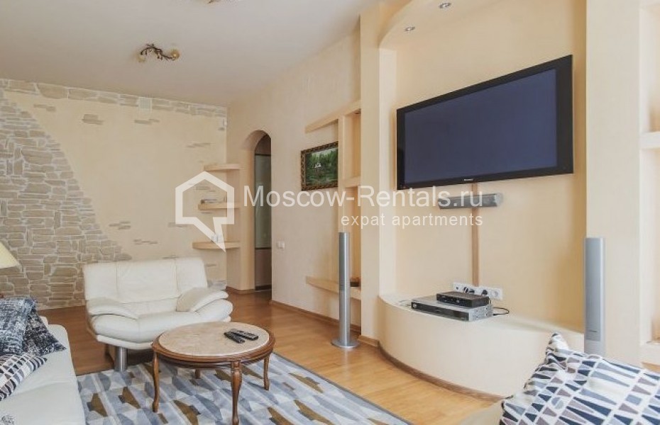Photo #2 3-room (2 BR) apartment for <a href="http://moscow-rentals.ru/en/articles/long-term-rent" target="_blank">a long-term</a> rent
 in Russia, Moscow, 4th Tverskaya-Yamskaya str, 8/9