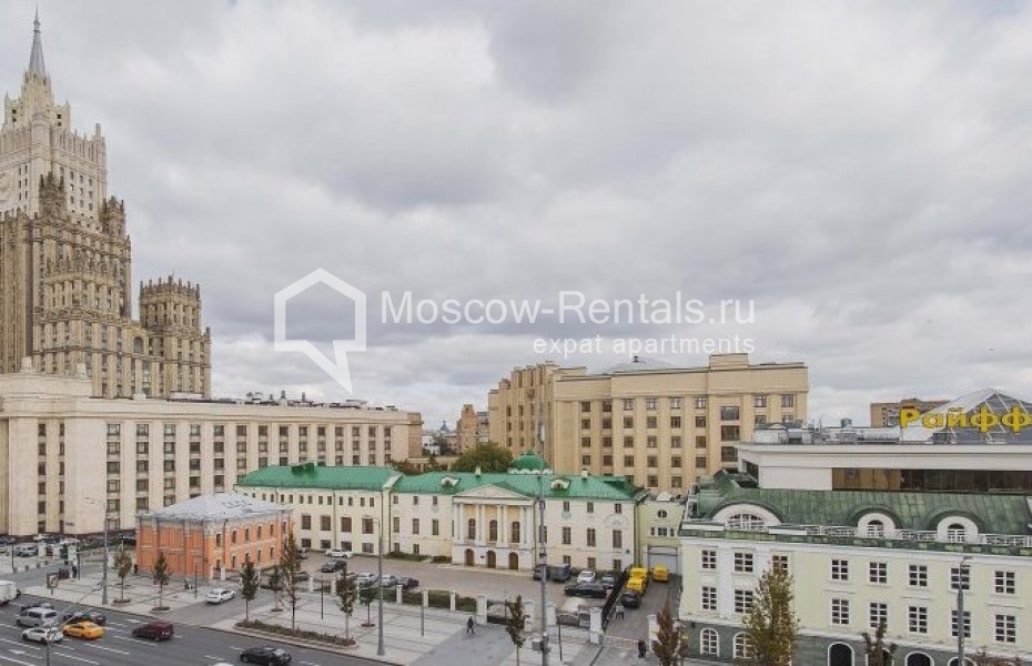Photo #12 3-room (2 BR) apartment for <a href="http://moscow-rentals.ru/en/articles/long-term-rent" target="_blank">a long-term</a> rent
 in Russia, Moscow, Smolenskaya-Sennaya sq, 23/25