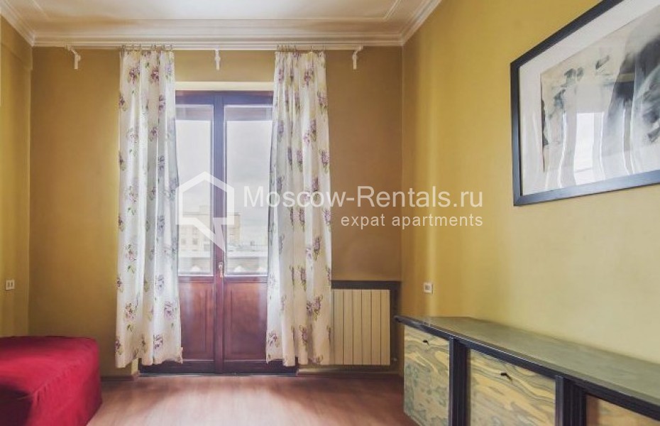 Photo #8 3-room (2 BR) apartment for <a href="http://moscow-rentals.ru/en/articles/long-term-rent" target="_blank">a long-term</a> rent
 in Russia, Moscow, Smolenskaya-Sennaya sq, 23/25