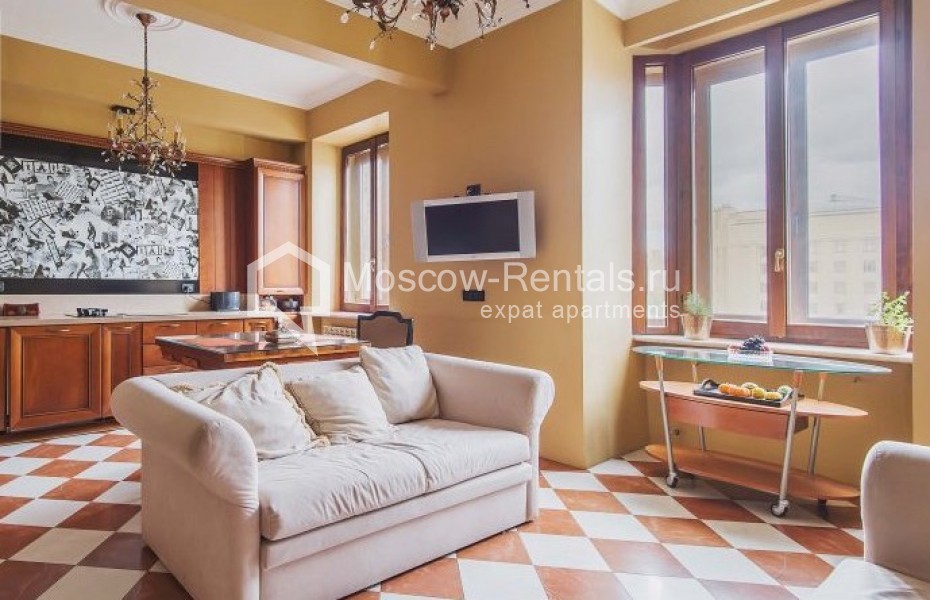 Photo #1 3-room (2 BR) apartment for <a href="http://moscow-rentals.ru/en/articles/long-term-rent" target="_blank">a long-term</a> rent
 in Russia, Moscow, Smolenskaya-Sennaya sq, 23/25