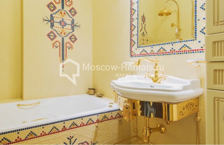 Photo #12 3-room (2 BR) apartment for <a href="http://moscow-rentals.ru/en/articles/long-term-rent" target="_blank">a long-term</a> rent
 in Russia, Moscow, Dolgorukovskaya str, 5