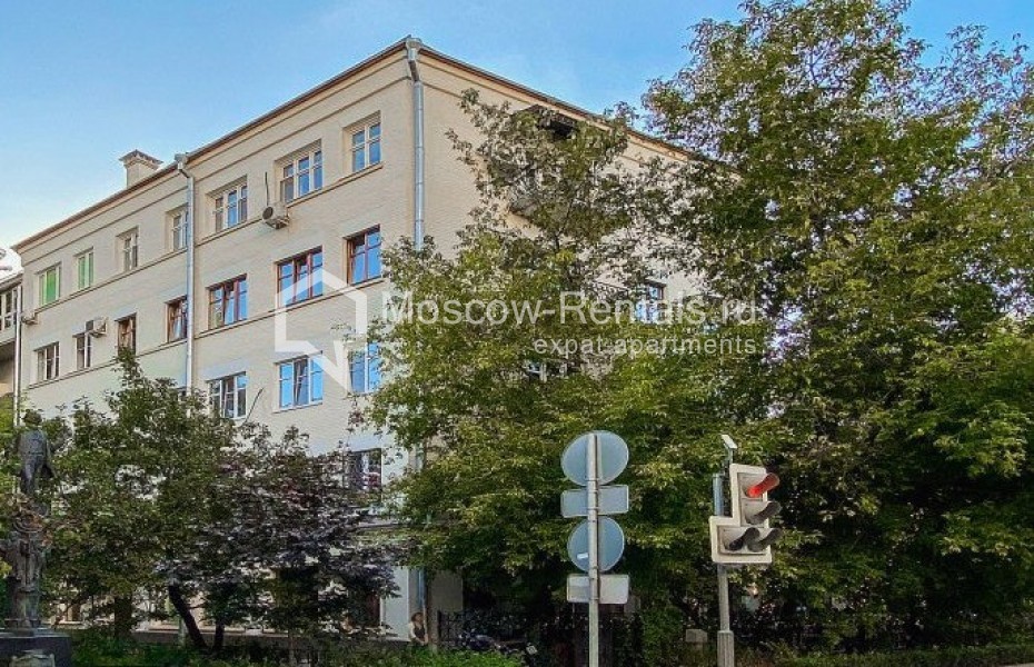 Photo #13 3-room (2 BR) apartment for <a href="http://moscow-rentals.ru/en/articles/long-term-rent" target="_blank">a long-term</a> rent
 in Russia, Moscow, Malaya Bronnaya str, 13