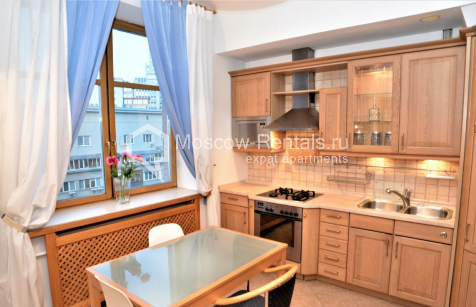 Photo #4 3-room (2 BR) apartment for <a href="http://moscow-rentals.ru/en/articles/long-term-rent" target="_blank">a long-term</a> rent
 in Russia, Moscow, Oruzheinyi lane, 25С1а