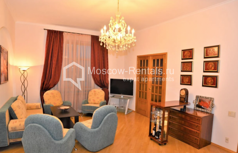 Photo #2 3-room (2 BR) apartment for <a href="http://moscow-rentals.ru/en/articles/long-term-rent" target="_blank">a long-term</a> rent
 in Russia, Moscow, Oruzheinyi lane, 25С1а