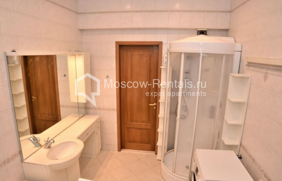 Photo #13 3-room (2 BR) apartment for <a href="http://moscow-rentals.ru/en/articles/long-term-rent" target="_blank">a long-term</a> rent
 in Russia, Moscow, Oruzheinyi lane, 25С1а