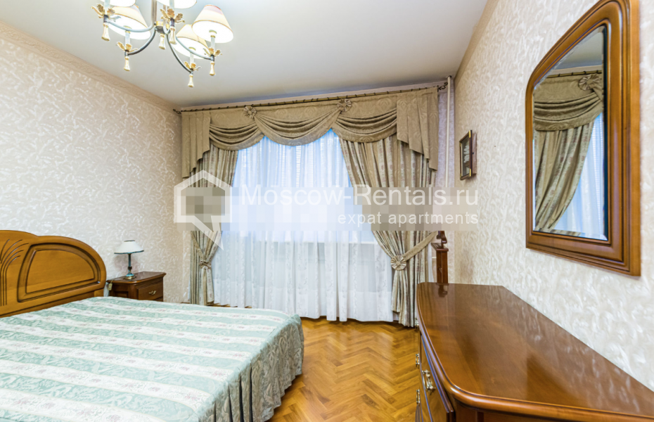 Photo #3 4-room (3 BR) apartment for <a href="http://moscow-rentals.ru/en/articles/long-term-rent" target="_blank">a long-term</a> rent
 in Russia, Moscow, Osennyi blv, 12К10