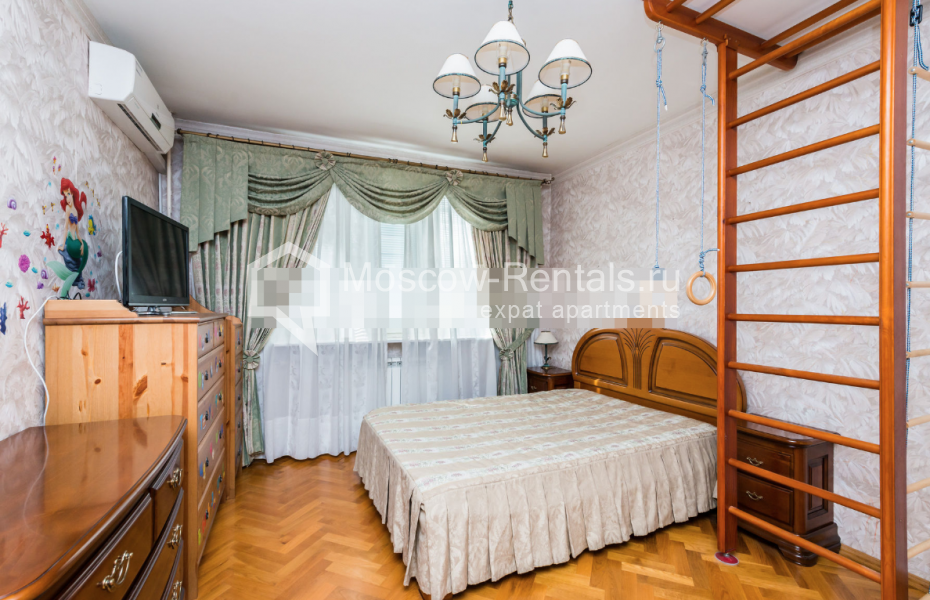 Photo #7 4-room (3 BR) apartment for <a href="http://moscow-rentals.ru/en/articles/long-term-rent" target="_blank">a long-term</a> rent
 in Russia, Moscow, Osennyi blv, 12К10