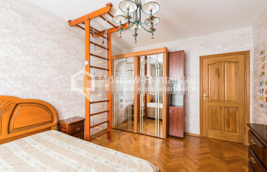 Photo #8 4-room (3 BR) apartment for <a href="http://moscow-rentals.ru/en/articles/long-term-rent" target="_blank">a long-term</a> rent
 in Russia, Moscow, Osennyi blv, 12К10