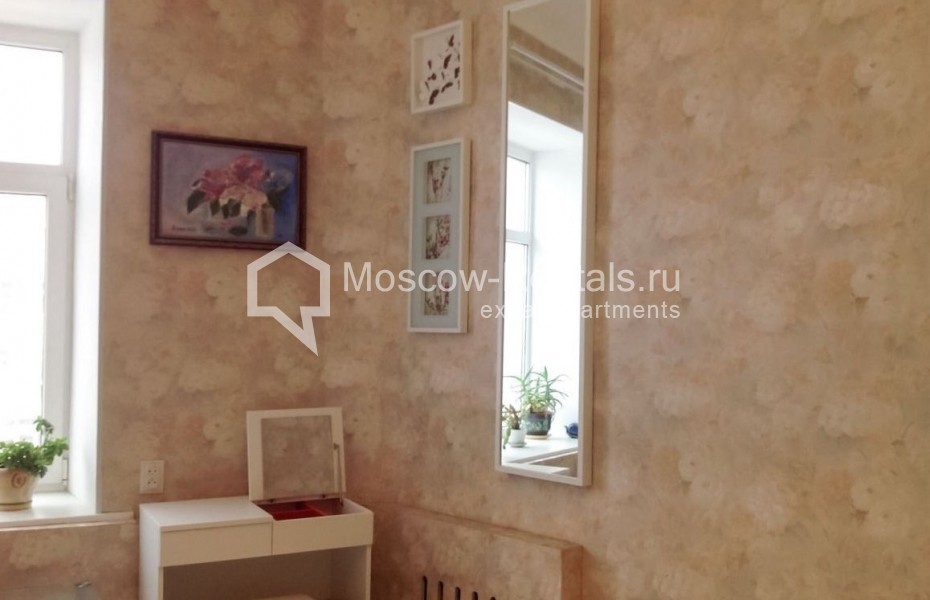 Photo #4 3-room (2 BR) apartment for <a href="http://moscow-rentals.ru/en/articles/long-term-rent" target="_blank">a long-term</a> rent
 in Russia, Moscow, 1st Neopalimovsky lane, 9/15