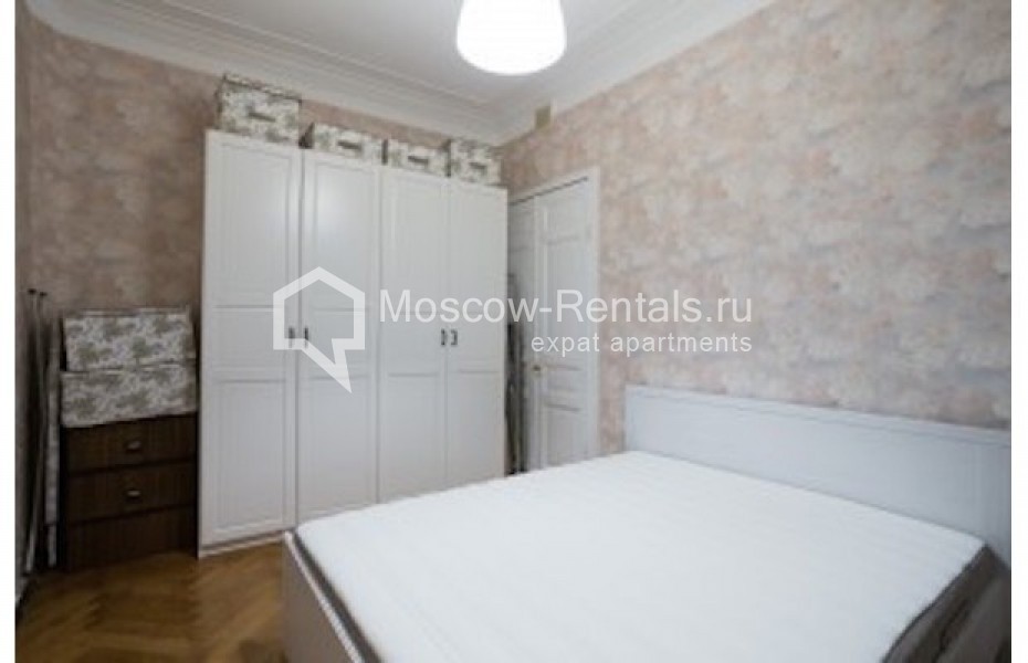 Photo #3 3-room (2 BR) apartment for <a href="http://moscow-rentals.ru/en/articles/long-term-rent" target="_blank">a long-term</a> rent
 in Russia, Moscow, 1st Neopalimovsky lane, 9/15