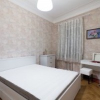 Photo #1 3-room (2 BR) apartment for <a href="http://moscow-rentals.ru/en/articles/long-term-rent" target="_blank">a long-term</a> rent
 in Russia, Moscow, 1st Neopalimovsky lane, 9/15