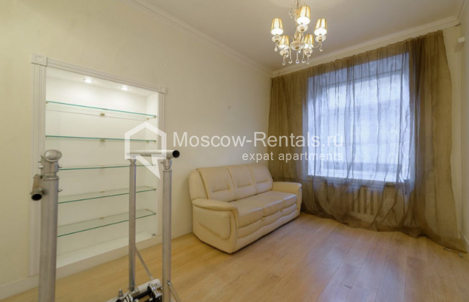 Photo #7 3-room (2 BR) apartment for <a href="http://moscow-rentals.ru/en/articles/long-term-rent" target="_blank">a long-term</a> rent
 in Russia, Moscow, Zvonarskyi lane, 1