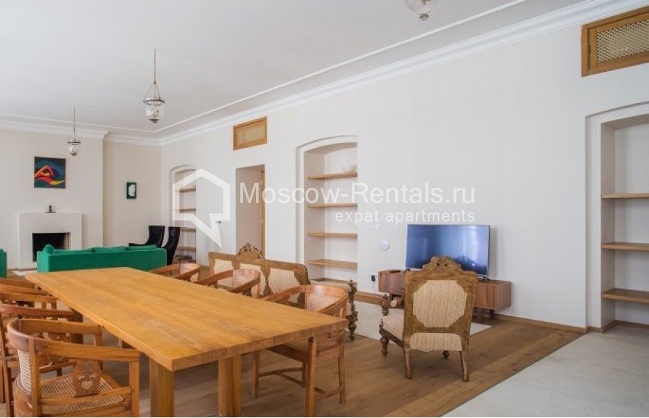 Photo #1 3-room (2 BR) apartment for <a href="http://moscow-rentals.ru/en/articles/long-term-rent" target="_blank">a long-term</a> rent
 in Russia, Moscow, Myasnitskaya str, 24/7С2