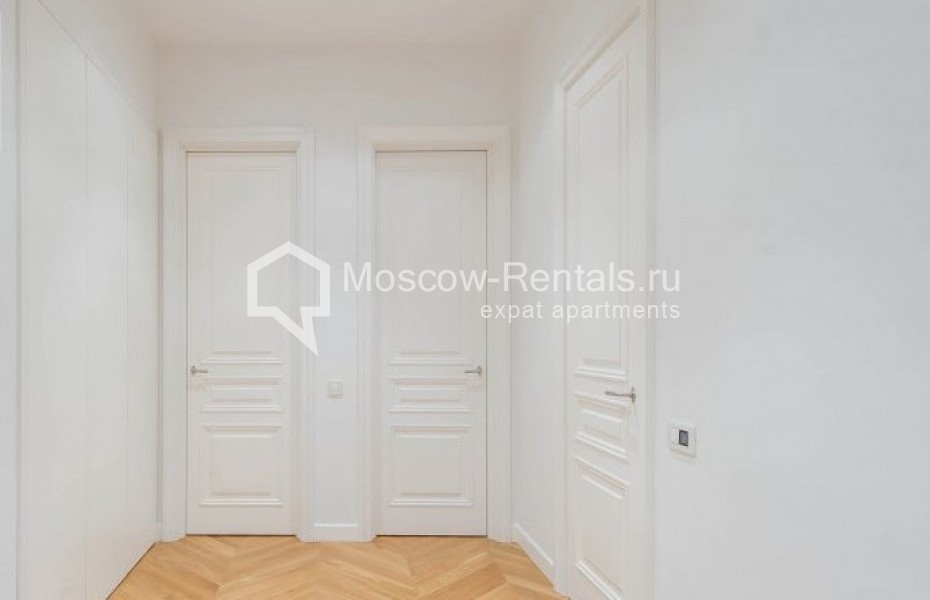 Photo #11 3-room (2 BR) apartment for <a href="http://moscow-rentals.ru/en/articles/long-term-rent" target="_blank">a long-term</a> rent
 in Russia, Moscow, Nikolskaya str, 10/2С2