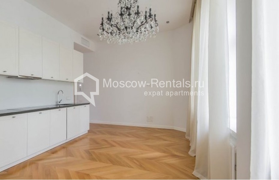 Photo #2 3-room (2 BR) apartment for <a href="http://moscow-rentals.ru/en/articles/long-term-rent" target="_blank">a long-term</a> rent
 in Russia, Moscow, Nikolskaya str, 10/2С2