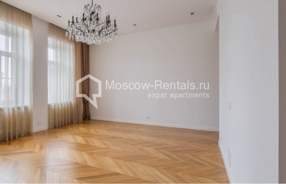 Photo #3 3-room (2 BR) apartment for <a href="http://moscow-rentals.ru/en/articles/long-term-rent" target="_blank">a long-term</a> rent
 in Russia, Moscow, Nikolskaya str, 10/2С2