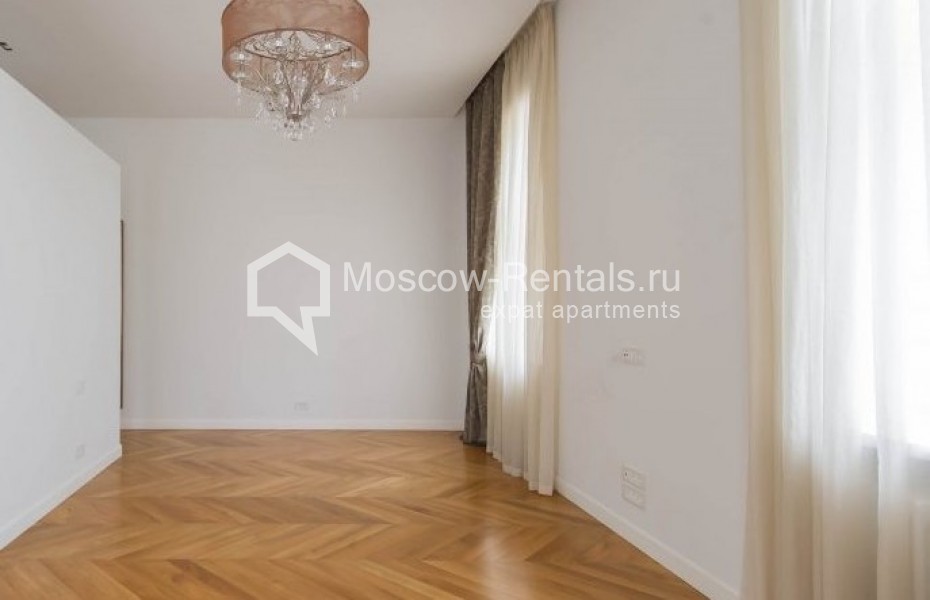 Photo #6 3-room (2 BR) apartment for <a href="http://moscow-rentals.ru/en/articles/long-term-rent" target="_blank">a long-term</a> rent
 in Russia, Moscow, Nikolskaya str, 10/2С2