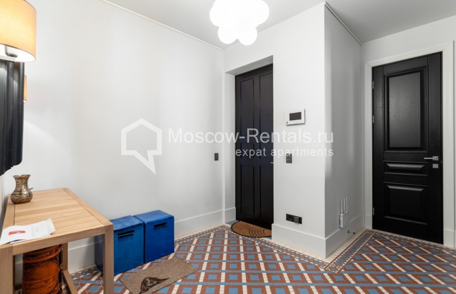Photo #17 3-room (2 BR) apartment for <a href="http://moscow-rentals.ru/en/articles/long-term-rent" target="_blank">a long-term</a> rent
 in Russia, Moscow, B. Bronnaya str, 19
