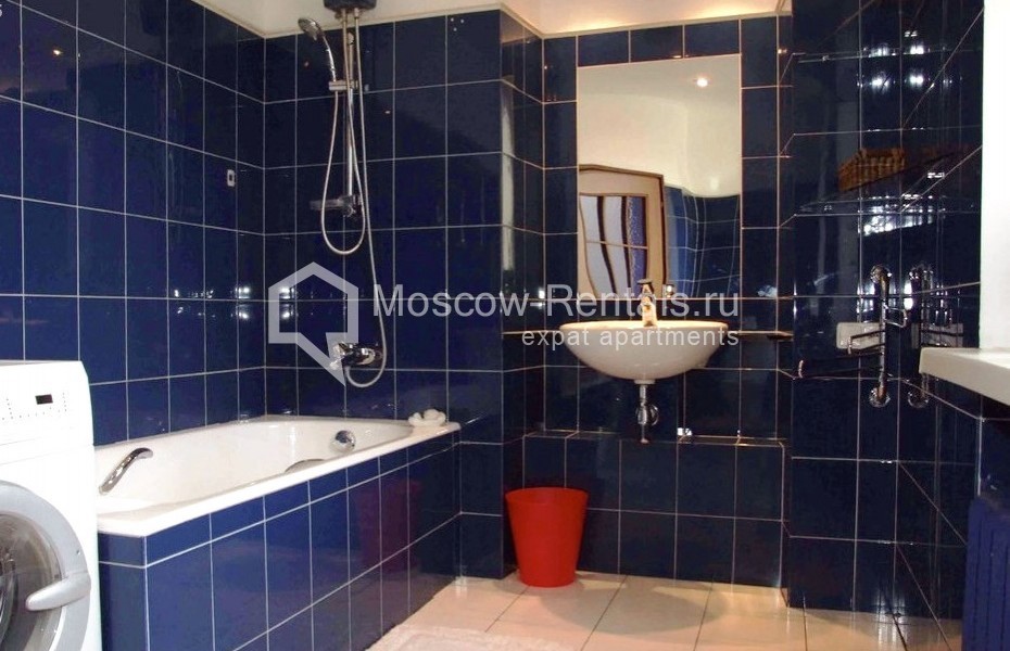 Photo #2 3-room (2 BR) apartment for <a href="http://moscow-rentals.ru/en/articles/long-term-rent" target="_blank">a long-term</a> rent
 in Russia, Moscow, New Arbat str, 31/12