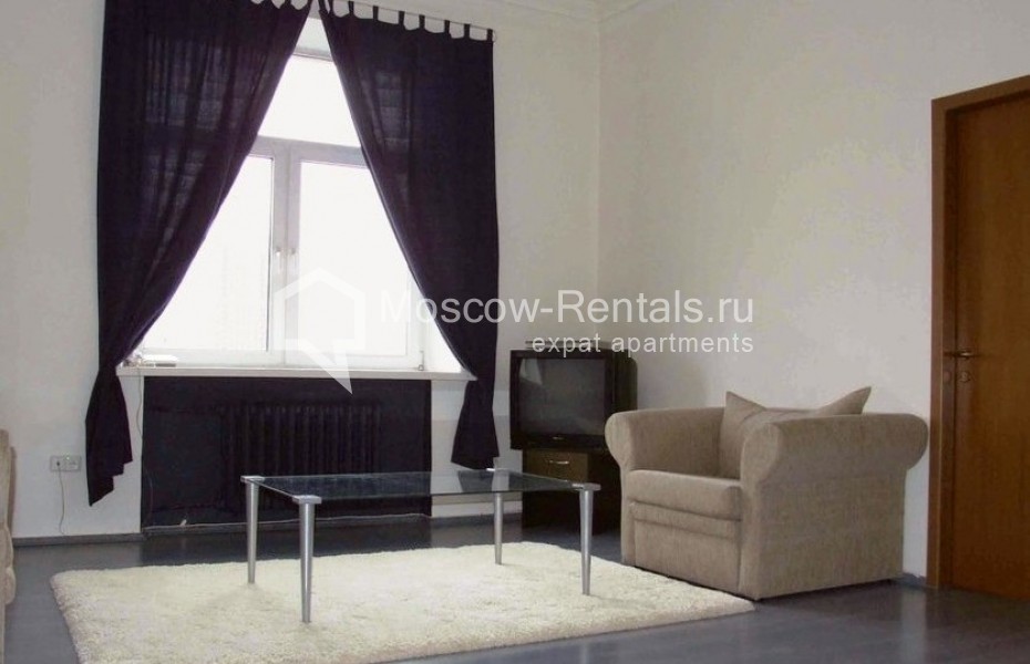 Photo #7 3-room (2 BR) apartment for <a href="http://moscow-rentals.ru/en/articles/long-term-rent" target="_blank">a long-term</a> rent
 in Russia, Moscow, New Arbat str, 31/12
