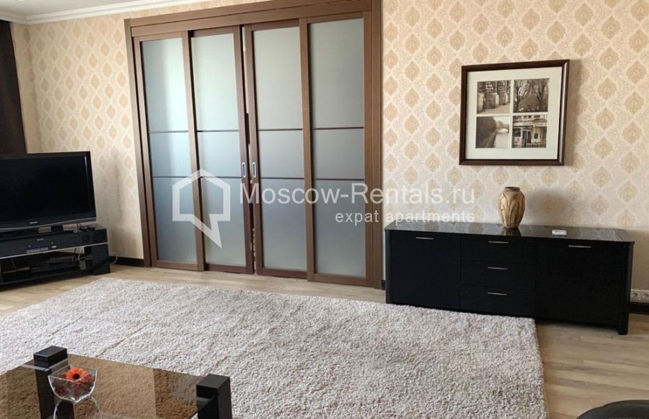 Photo #2 4-room (3 BR) apartment for <a href="http://moscow-rentals.ru/en/articles/long-term-rent" target="_blank">a long-term</a> rent
 in Russia, Moscow, Profsoyuznaya str, 41