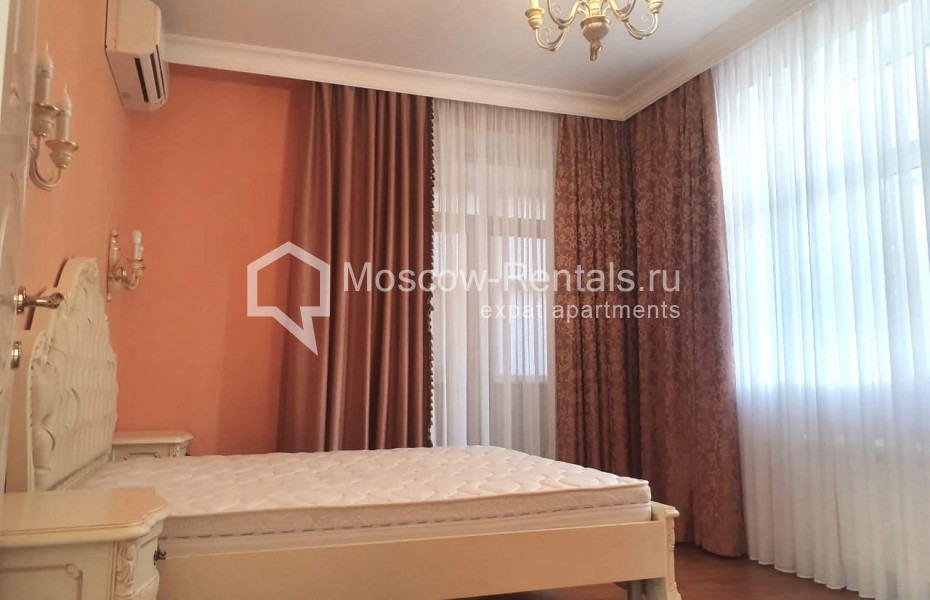 Photo #10 3-room (2 BR) apartment for <a href="http://moscow-rentals.ru/en/articles/long-term-rent" target="_blank">a long-term</a> rent
 in Russia, Moscow, A. Nevskogo str, 27