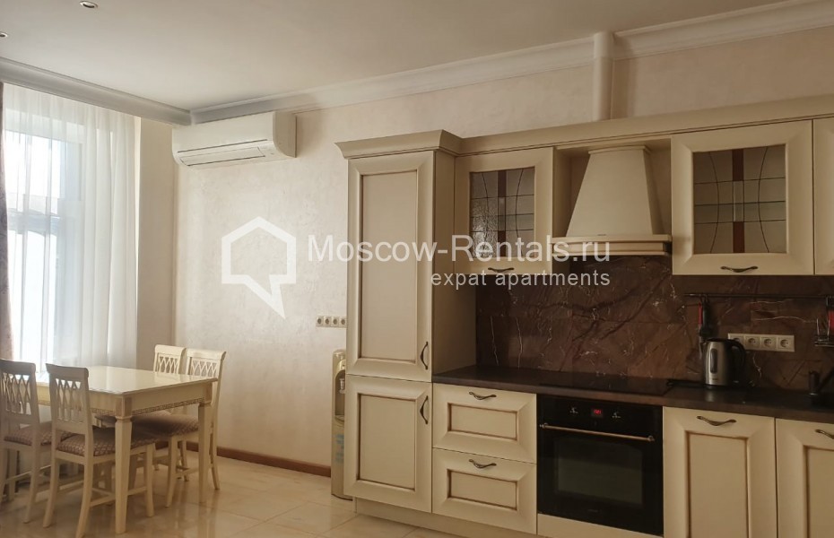 Photo #4 3-room (2 BR) apartment for <a href="http://moscow-rentals.ru/en/articles/long-term-rent" target="_blank">a long-term</a> rent
 in Russia, Moscow, A. Nevskogo str, 27